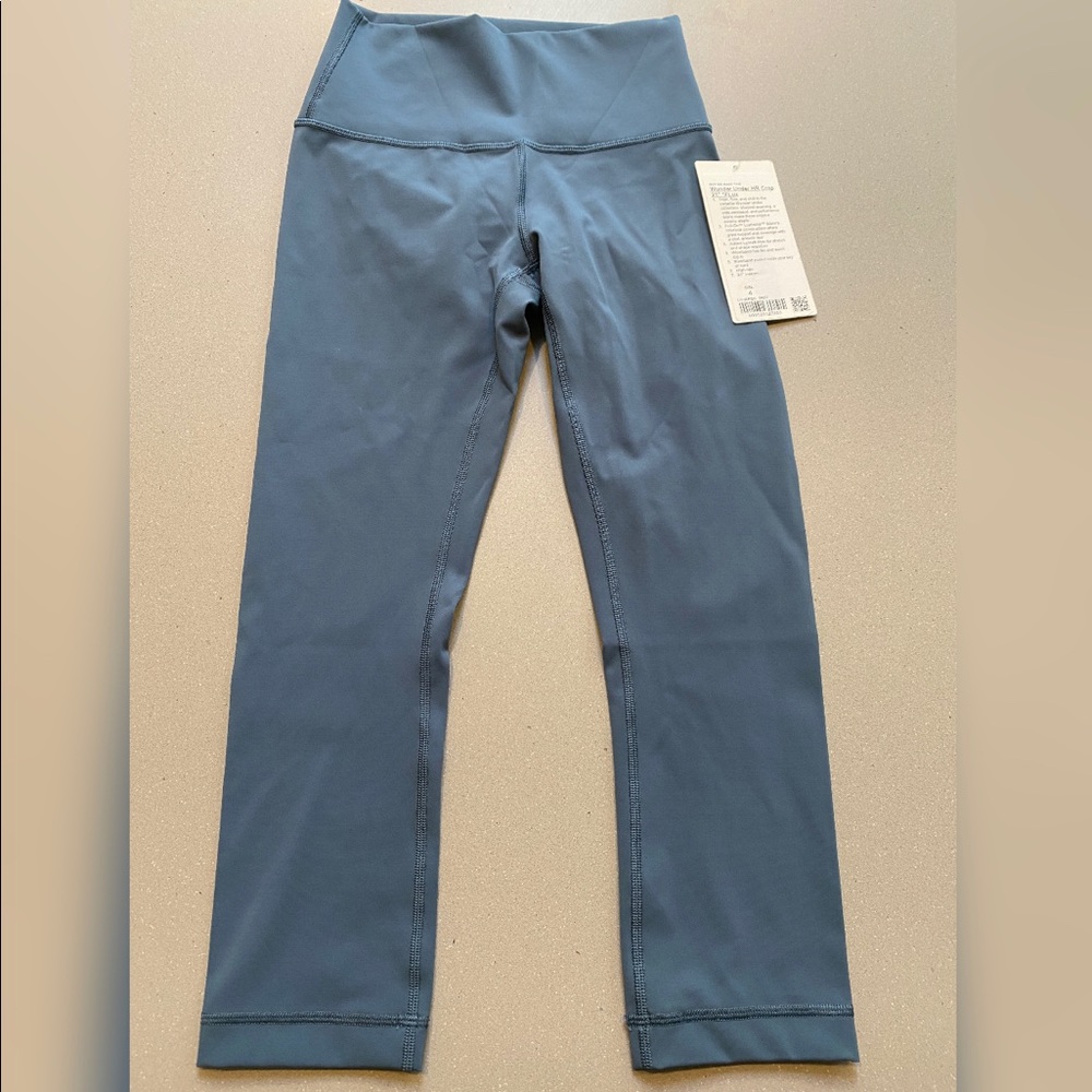Lululemon Women Wunder Under HR Crop 21’’ Sz 4